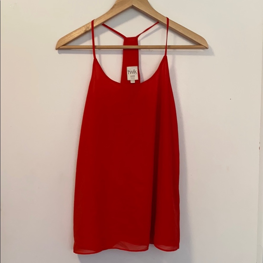 Red cami